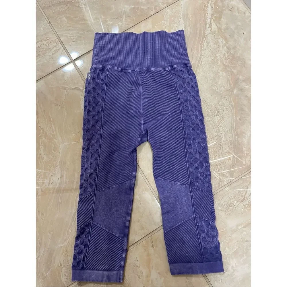 Free People Movement Mid Rise New Free People Cropped leggings size XS/S